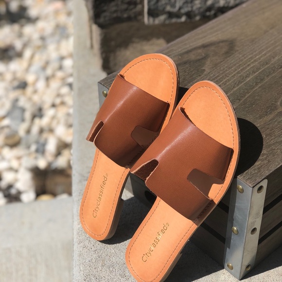 Trendy Vegan Leather Slide On Sandals - Picture 4 of 6